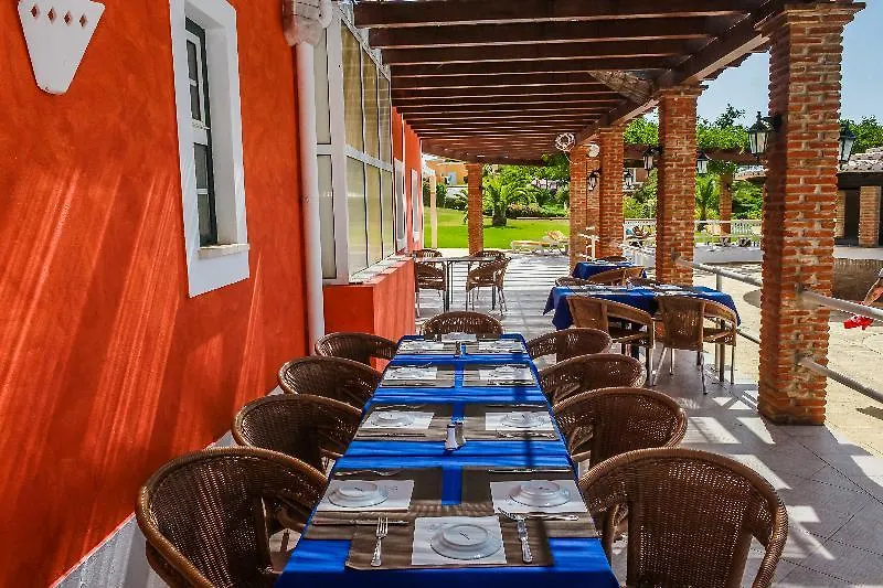 **** Üdülőközpont Colina Da Lapa & Villas Carvoeiro Portugália